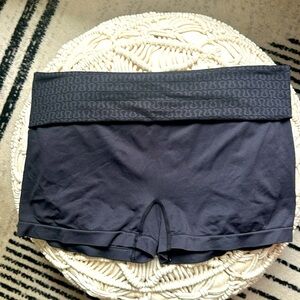 Lululemon Foldover Waist Yoga Shorts Size M